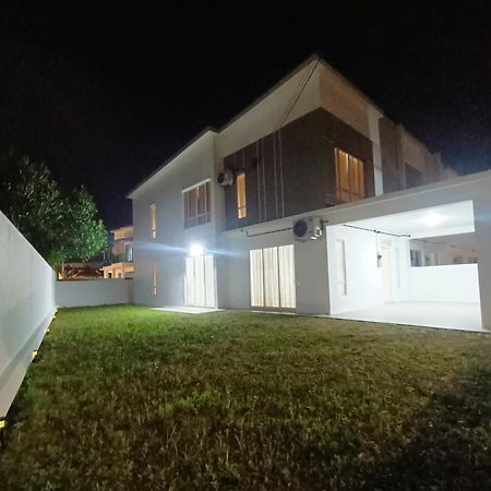 Bungavilla Resthouse Sendayan Port Dickson Esterno foto